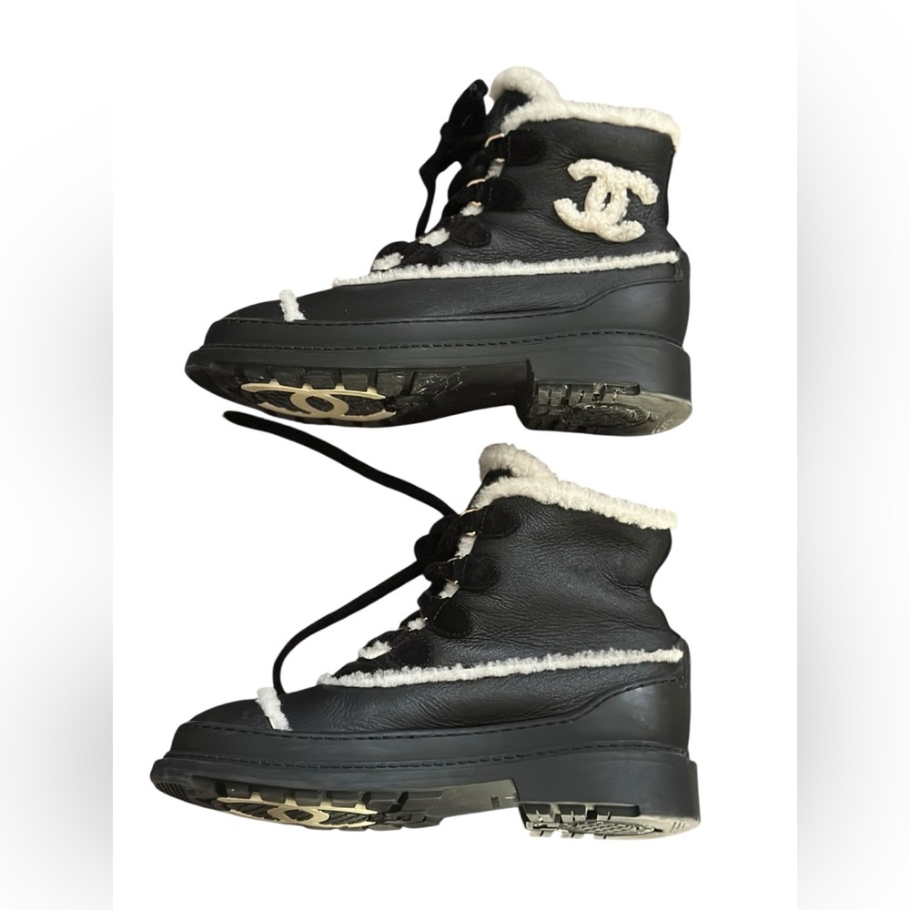 CHANEL Black Calfskin & White Shearling-Trim Lace-Up Sherpa Lined Combat Boots - Picture 7 of 15